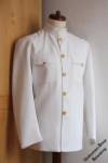 Pos. 132_5062: US Navy Dress White Choker Jacke Offizier US-Gr. 42L (gebraucht)